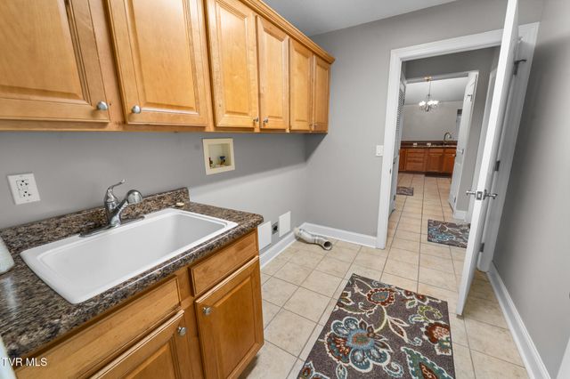 1684 Hatterdale Farm Road B, Blountville, TN 37617