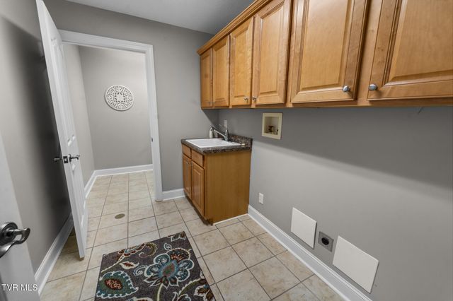 1684 Hatterdale Farm Road B, Blountville, TN 37617