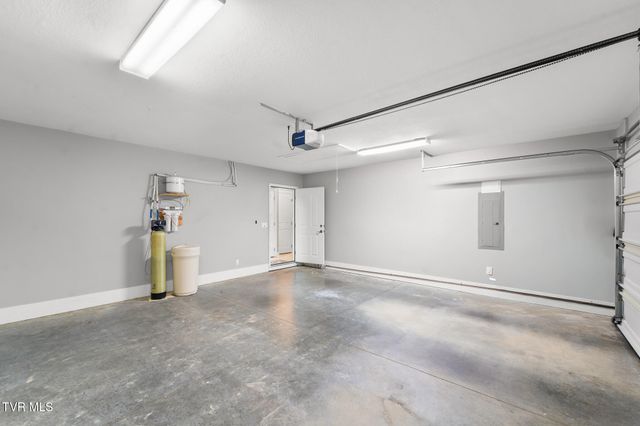 1684 Hatterdale Farm Road B, Blountville, TN 37617