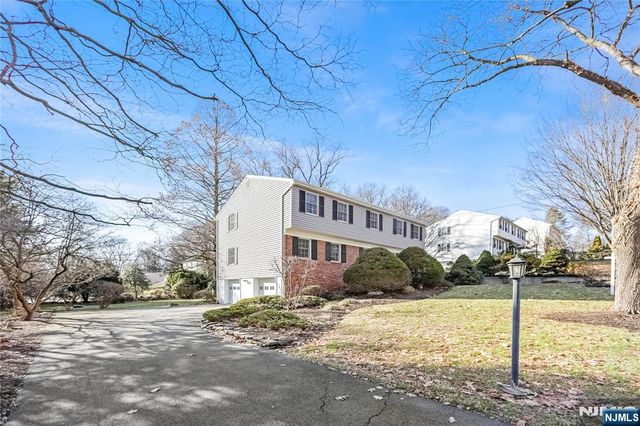 68 Colgate Avenue, Paramus, NJ 07652