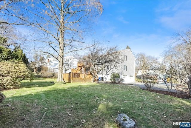 68 Colgate Avenue, Paramus, NJ 07652