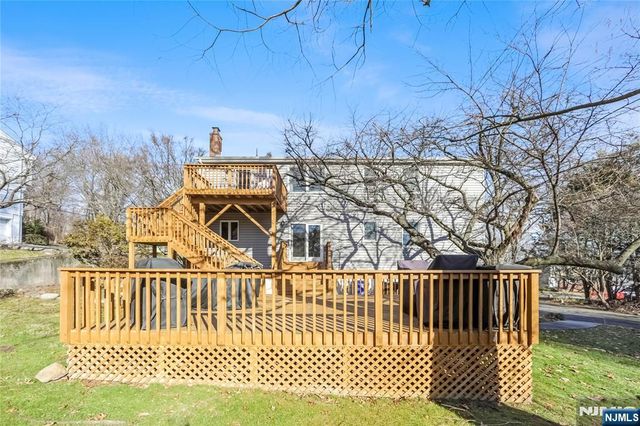 68 Colgate Avenue, Paramus, NJ 07652