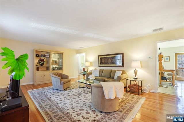 68 Colgate Avenue, Paramus, NJ 07652