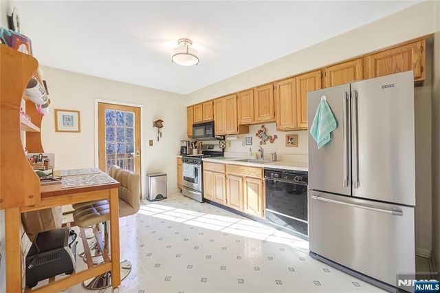 68 Colgate Avenue, Paramus, NJ 07652