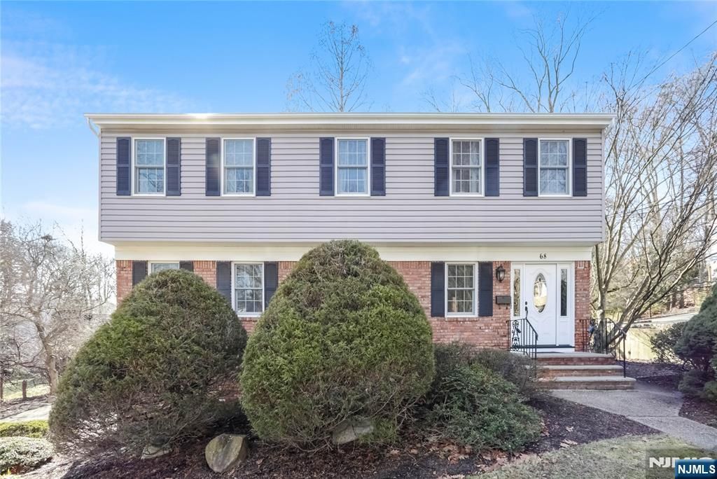 68 Colgate Avenue, Paramus, NJ 07652