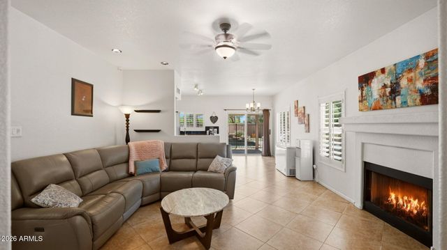 219 W ENSUENO Street, Gilbert, AZ 85233