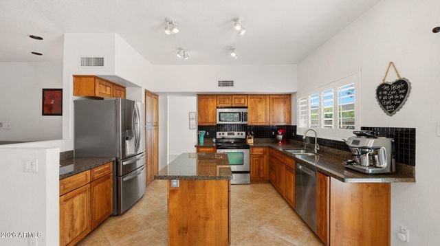 219 W ENSUENO Street, Gilbert, AZ 85233