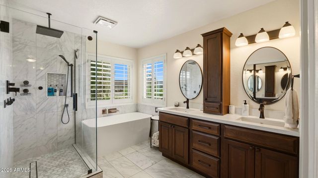 219 W ENSUENO Street, Gilbert, AZ 85233