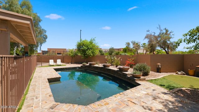 219 W ENSUENO Street, Gilbert, AZ 85233