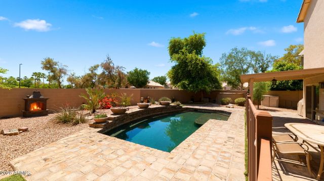 219 W ENSUENO Street, Gilbert, AZ 85233