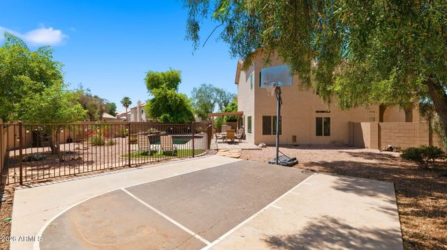 219 W ENSUENO Street, Gilbert, AZ 85233