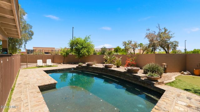 219 W ENSUENO Street, Gilbert, AZ 85233