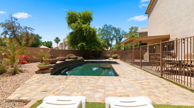 219 W ENSUENO Street, Gilbert, AZ 85233
