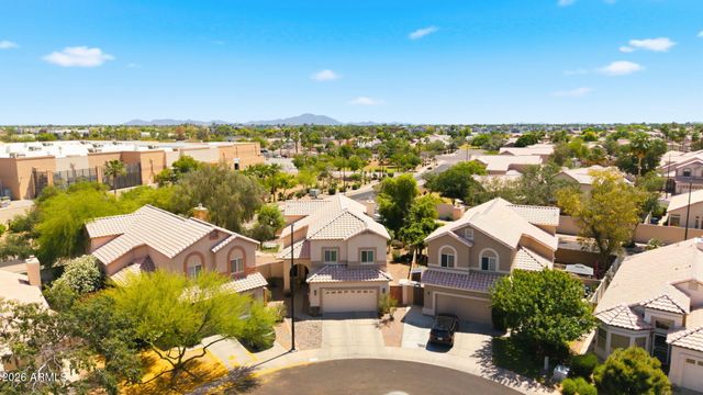 219 W ENSUENO Street, Gilbert, AZ 85233