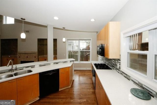 1354 Brookhaven Village Circle NE, Brookhaven, GA 30319