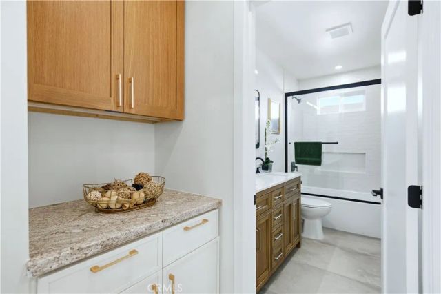 5104 8th Avenue, Los Angeles, CA 90043