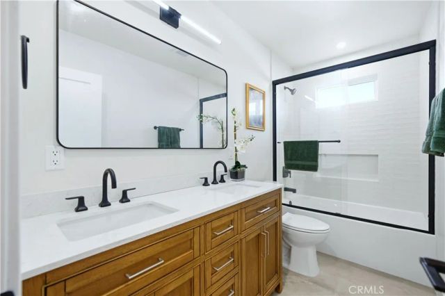 5104 8th Avenue, Los Angeles, CA 90043