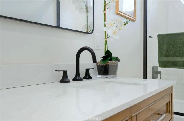 5104 8th Avenue, Los Angeles, CA 90043