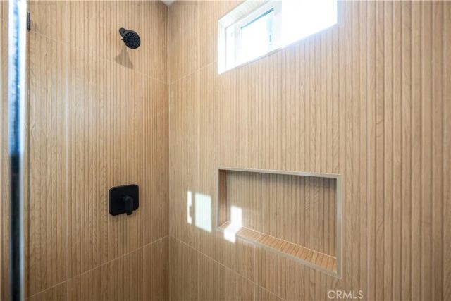 5104 8th Avenue, Los Angeles, CA 90043