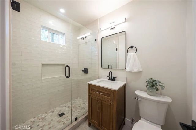 5104 8th Avenue, Los Angeles, CA 90043