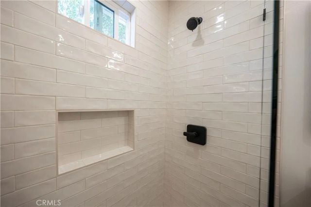 5104 8th Avenue, Los Angeles, CA 90043