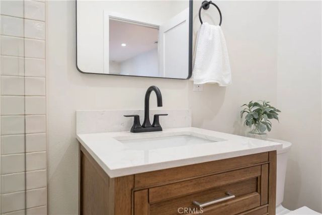 5104 8th Avenue, Los Angeles, CA 90043