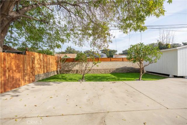 5104 8th Avenue, Los Angeles, CA 90043