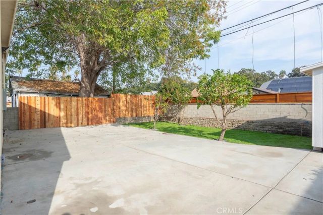 5104 8th Avenue, Los Angeles, CA 90043