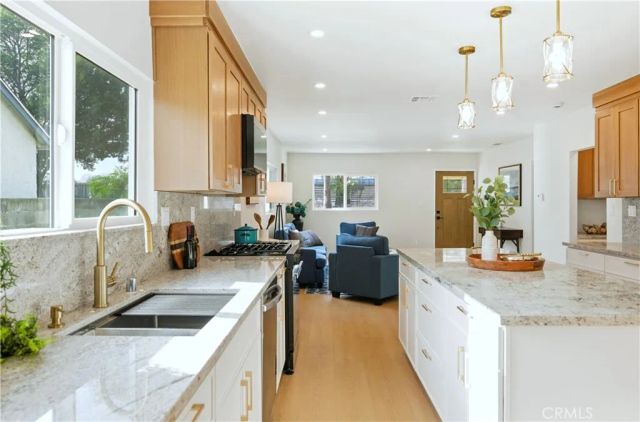 5104 8th Avenue, Los Angeles, CA 90043