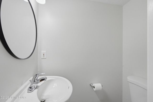 6311 Cottage Field Cir, Louisville, KY 40218