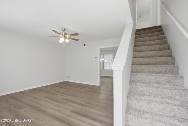 6311 Cottage Field Cir, Louisville, KY 40218
