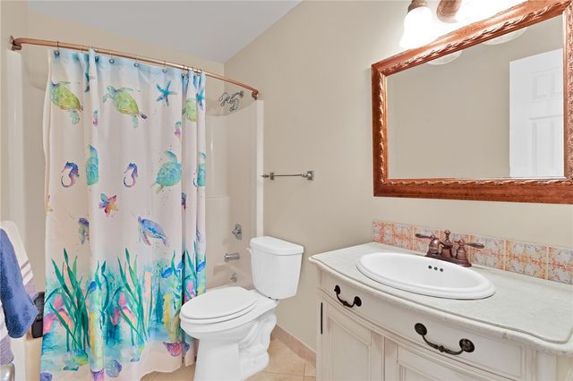 107 Spring Lake Court 206, Vero Beach, FL 32962