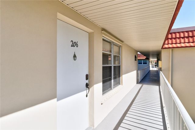107 Spring Lake Court 206, Vero Beach, FL 32962