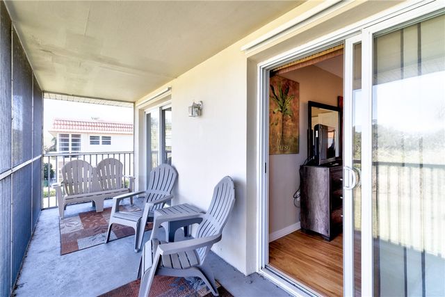 107 Spring Lake Court 206, Vero Beach, FL 32962