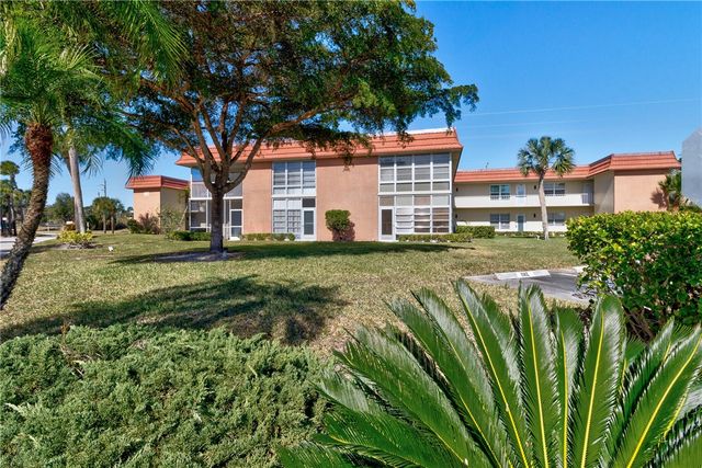 107 Spring Lake Court 206, Vero Beach, FL 32962
