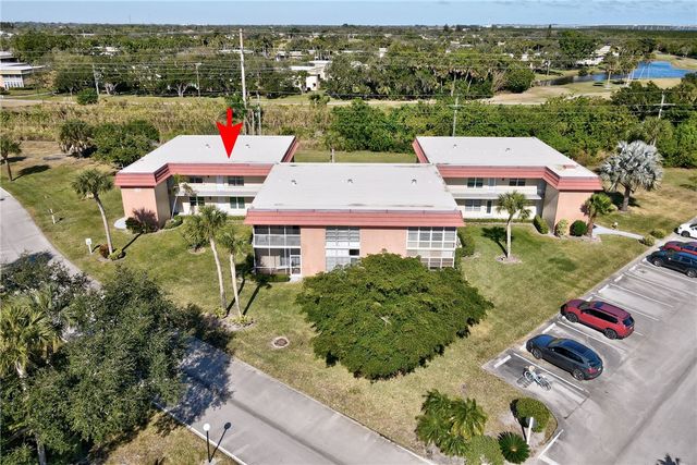 107 Spring Lake Court 206, Vero Beach, FL 32962