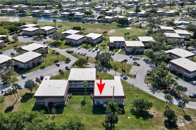 107 Spring Lake Court 206, Vero Beach, FL 32962