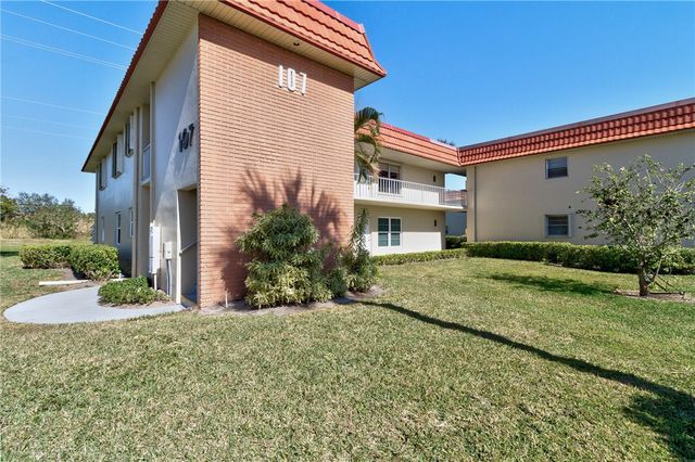 107 Spring Lake Court 206, Vero Beach, FL 32962