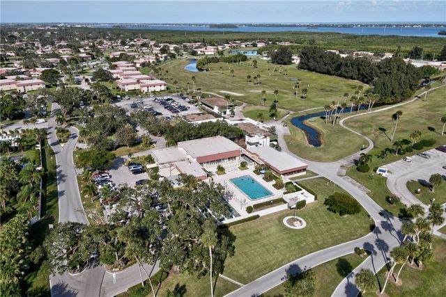107 Spring Lake Court 206, Vero Beach, FL 32962