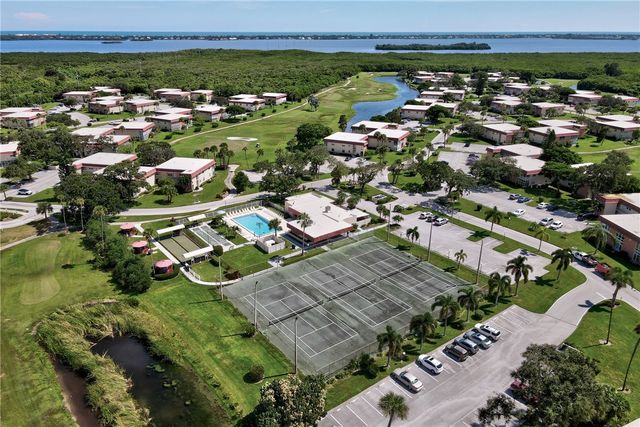 107 Spring Lake Court 206, Vero Beach, FL 32962