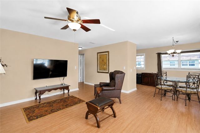 107 Spring Lake Court 206, Vero Beach, FL 32962