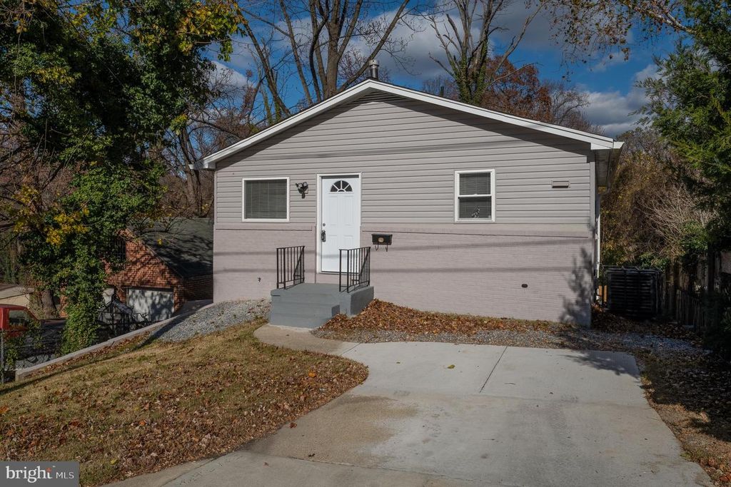 6112 PERRY ST, Landover, MD 20785