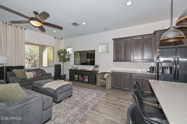 16872 W Vereda Solana Drive, Surprise, AZ 85387