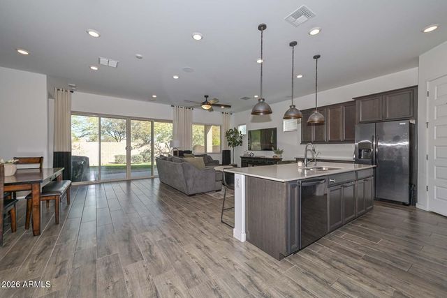 16872 W Vereda Solana Drive, Surprise, AZ 85387