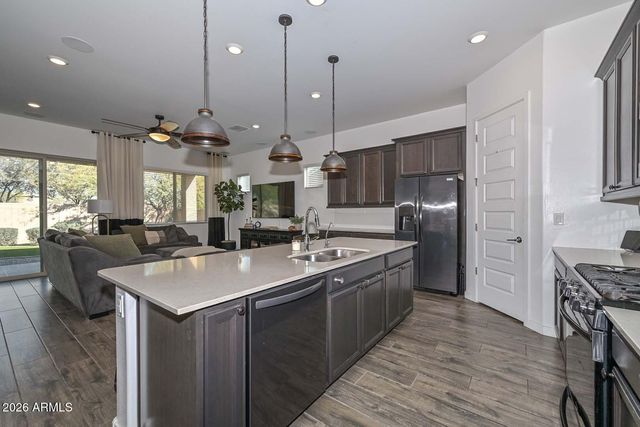 16872 W Vereda Solana Drive, Surprise, AZ 85387