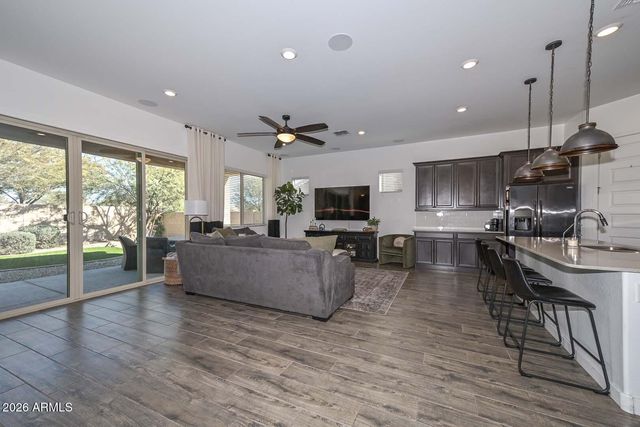 16872 W Vereda Solana Drive, Surprise, AZ 85387