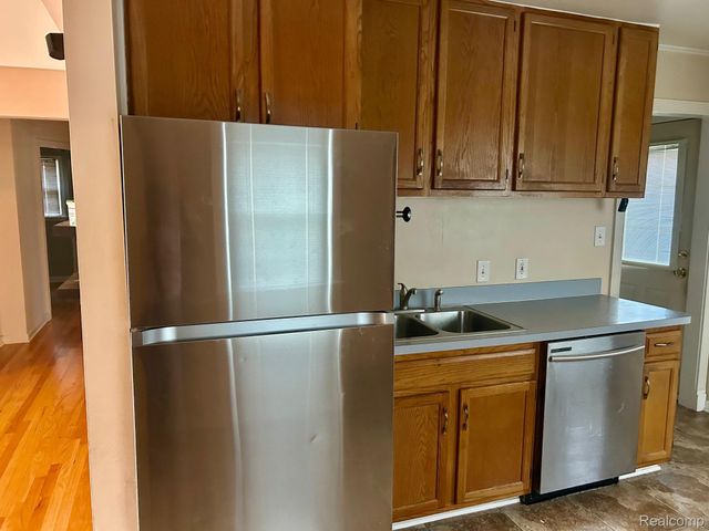 29469 Hiveley Street, Inkster, MI 48141