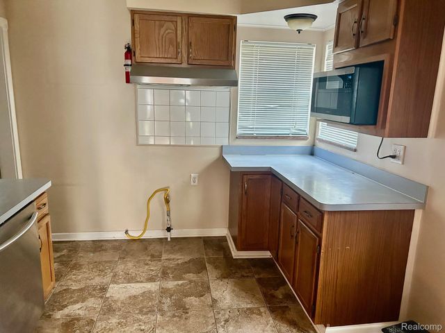 29469 Hiveley Street, Inkster, MI 48141