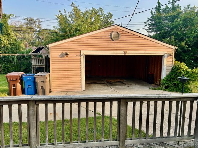 29469 Hiveley Street, Inkster, MI 48141