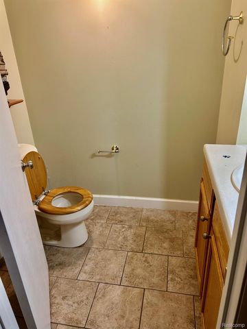 29469 Hiveley Street, Inkster, MI 48141